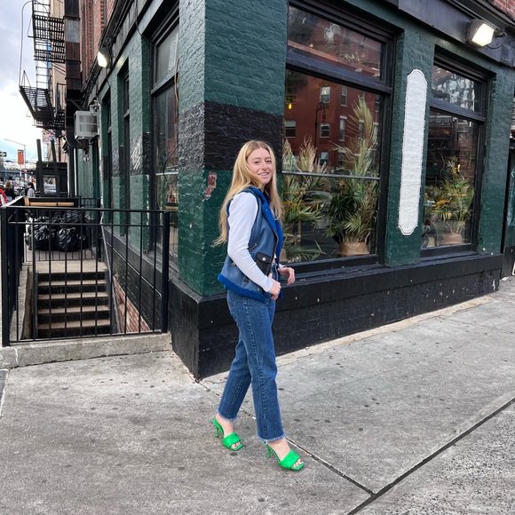 Meet your Posher, Danielle - Picture 1 of 1